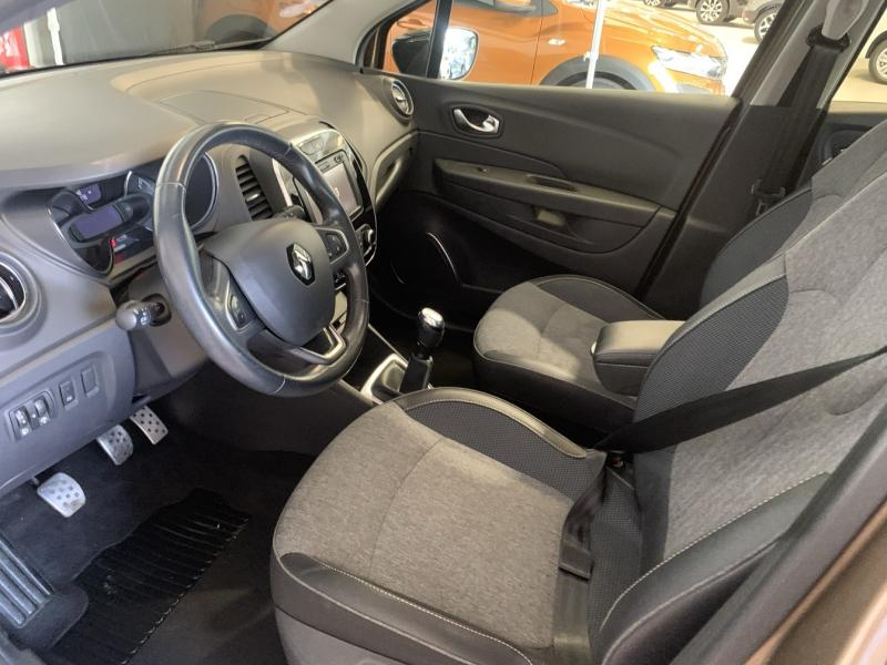 Photo 6 de l’annonce de RENAULT Captur d’occasion à vendre à CHENNEVIÈRES-SUR-MARNE
