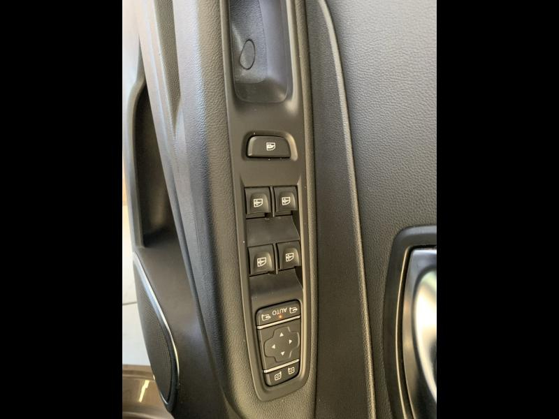 Photo 8 de l’annonce de RENAULT Captur d’occasion à vendre à CHENNEVIÈRES-SUR-MARNE