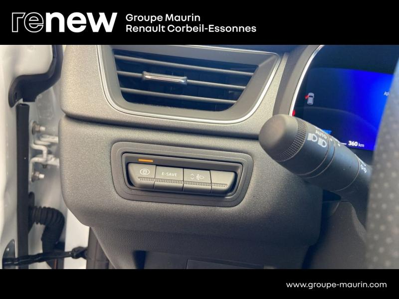 Photo 12 de l’annonce de RENAULT  d’occasion à vendre à CORBEIL-ESSONNES