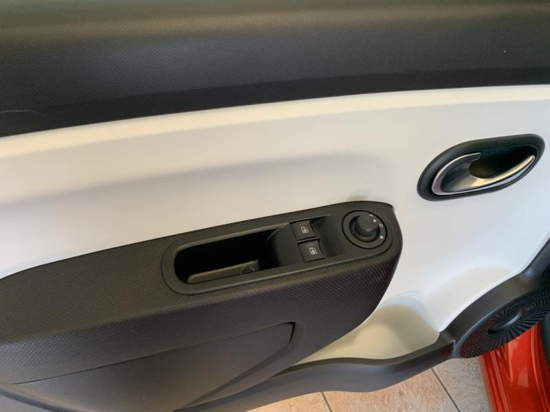 Photo 9 de l’annonce de RENAULT Twingo d’occasion à vendre à CHENNEVIÈRES-SUR-MARNE