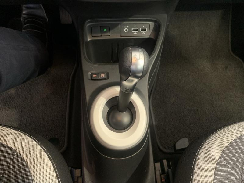 Photo 11 de l’annonce de RENAULT Twingo d’occasion à vendre à CHENNEVIÈRES-SUR-MARNE