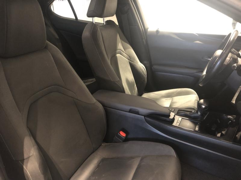 Photo 15 de l’annonce de LEXUS UX d’occasion à vendre à LATTES