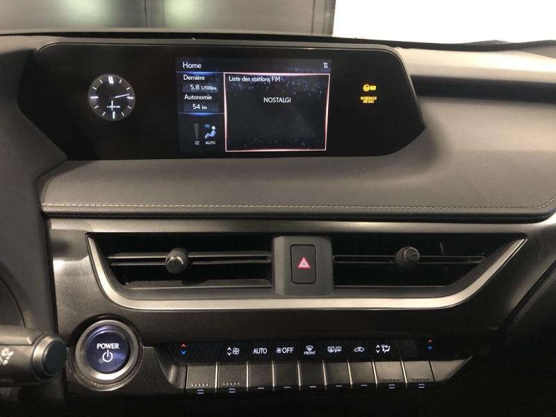 Photo 17 de l’annonce de LEXUS UX d’occasion à vendre à LATTES