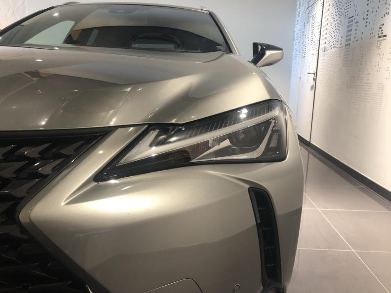 Photo 18 de l’annonce de LEXUS UX d’occasion à vendre à LATTES