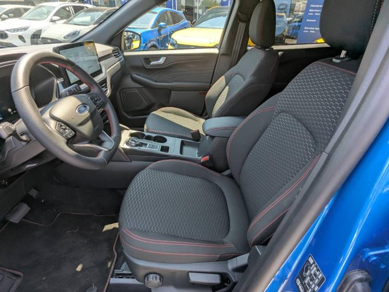 Photo 10 de l’annonce de FORD Kuga d’occasion à vendre à FRÉJUS