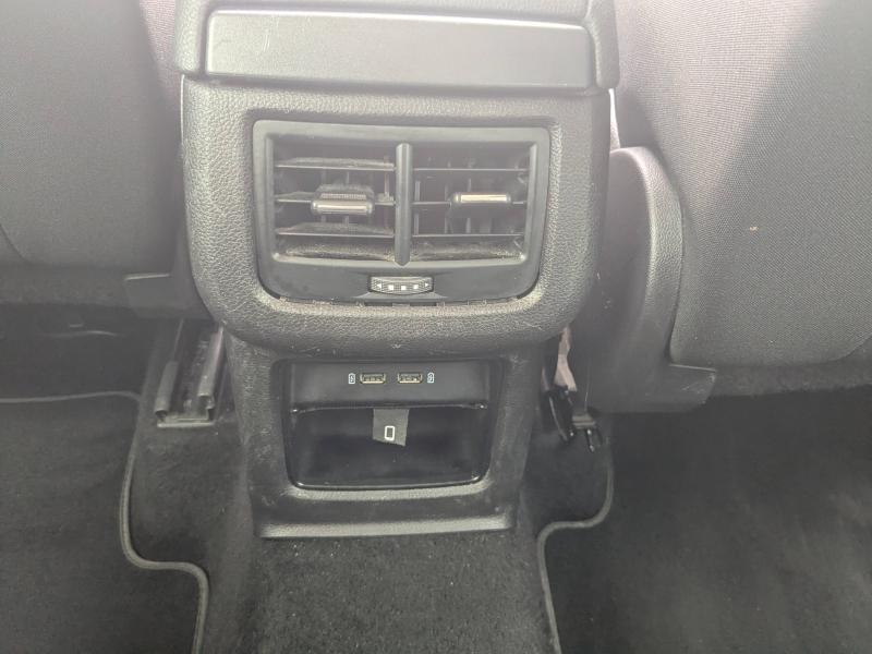 Photo 16 de l’annonce de SEAT Ateca d’occasion à vendre à DRAGUIGNAN