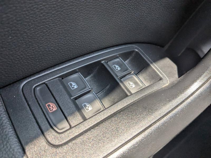 Photo 17 de l’annonce de SEAT Ateca d’occasion à vendre à DRAGUIGNAN