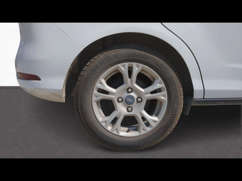Photo 10 de l’annonce de FORD B-MAX d’occasion à vendre à BOLLÈNE