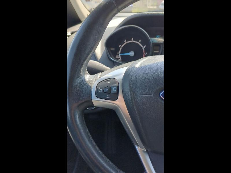 Photo 13 de l’annonce de FORD B-MAX d’occasion à vendre à BOLLÈNE