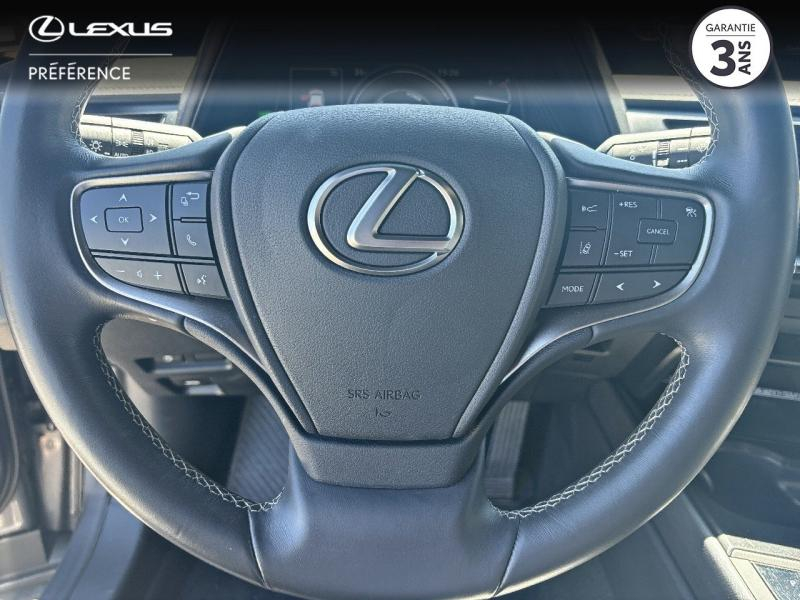 Photo 10 de l’annonce de LEXUS UX d’occasion à vendre à MONTFAVET