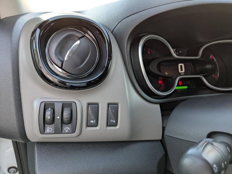 Photo 6 de l’annonce de RENAULT Trafic Fg VUL d’occasion à vendre à MANOSQUE