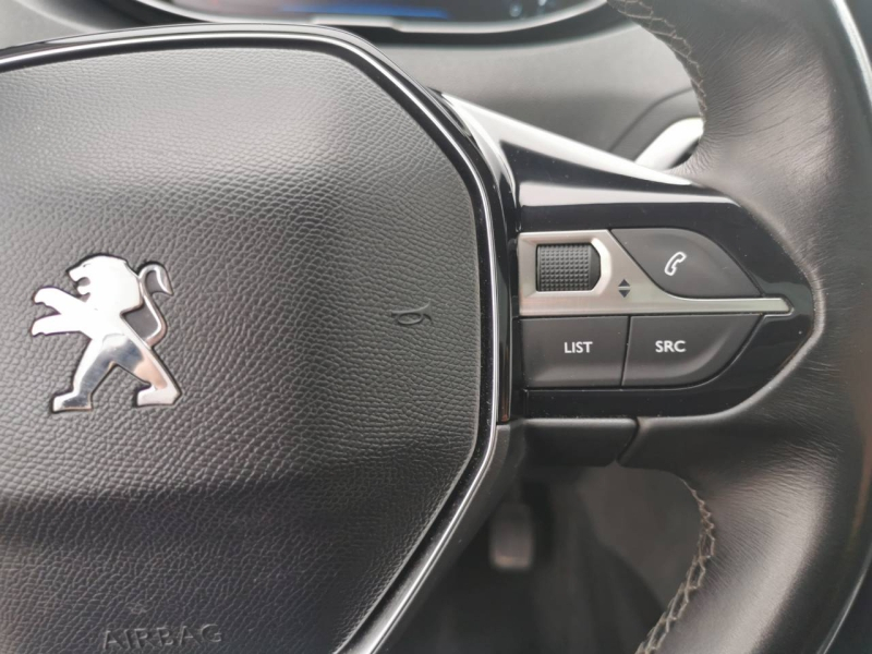 Photo 12 de l’annonce de PEUGEOT 3008 d’occasion à vendre à MARSEILLE