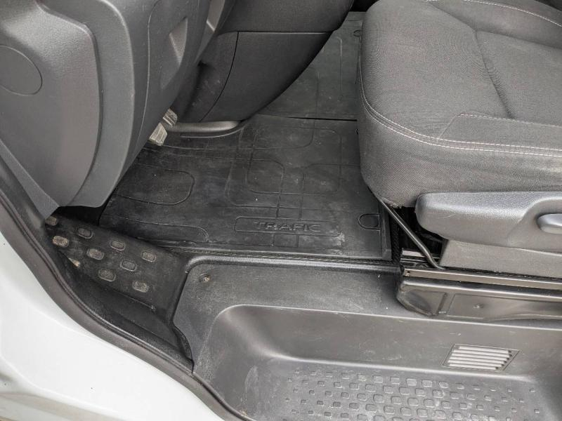 Photo 14 de l’annonce de RENAULT Trafic Fg VUL d’occasion à vendre à VITROLLES