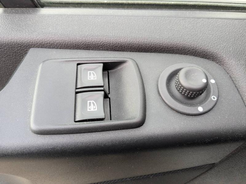 Photo 16 de l’annonce de RENAULT Trafic Fg VUL d’occasion à vendre à VITROLLES