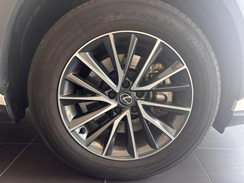 Photo 4 de l’annonce de LEXUS NX d’occasion à vendre à MONTFAVET