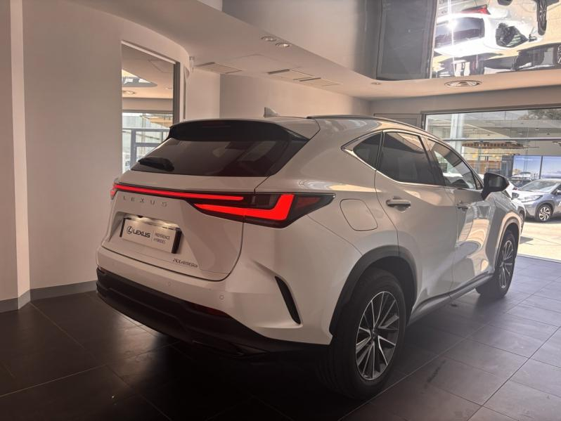 Photo 6 de l’annonce de LEXUS NX d’occasion à vendre à MONTFAVET