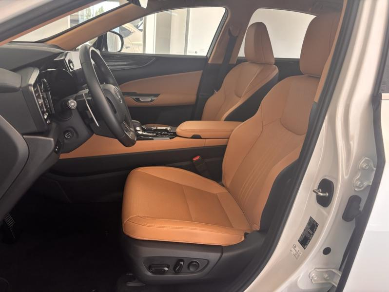 Photo 10 de l’annonce de LEXUS NX d’occasion à vendre à MONTFAVET