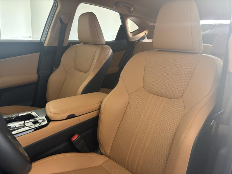 Photo 11 de l’annonce de LEXUS NX d’occasion à vendre à MONTFAVET