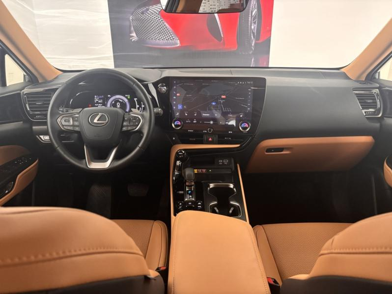 Photo 13 de l’annonce de LEXUS NX d’occasion à vendre à MONTFAVET