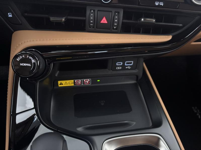 Photo 18 de l’annonce de LEXUS NX d’occasion à vendre à MONTFAVET