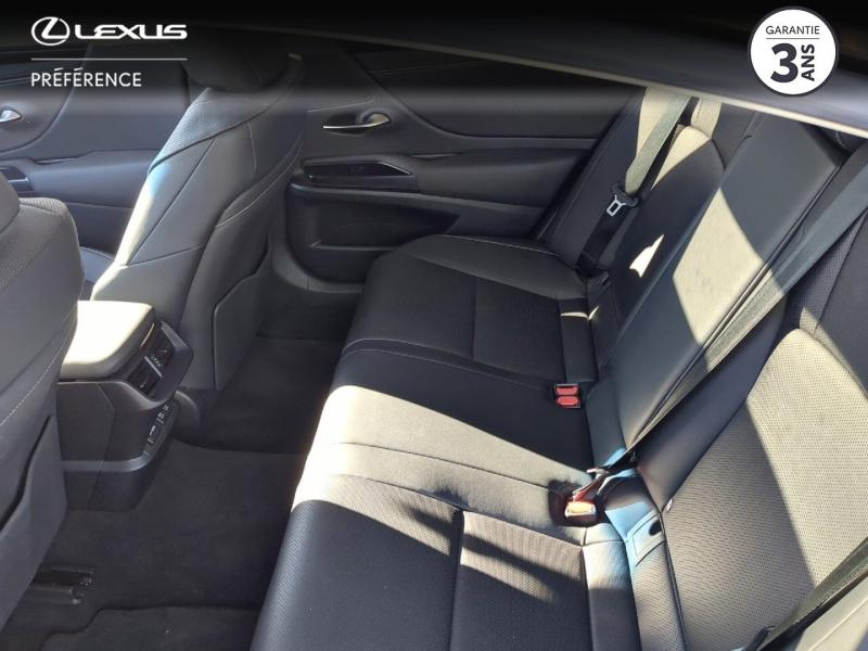 Photo 14 de l’annonce de LEXUS ES d’occasion à vendre à MONTFAVET