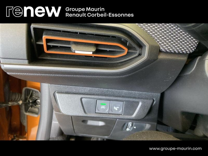 Photo 15 de l’annonce de DACIA Sandero d’occasion à vendre à CORBEIL-ESSONNES