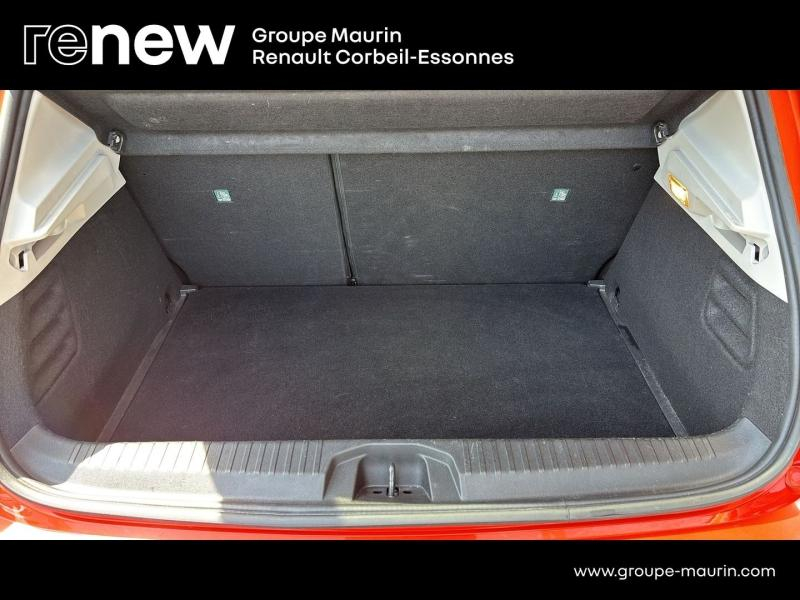 Photo 12 de l’annonce de RENAULT Clio d’occasion à vendre à CORBEIL-ESSONNES
