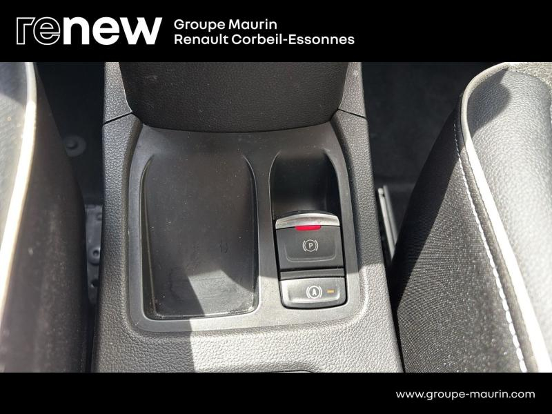 Photo 17 de l’annonce de RENAULT Clio d’occasion à vendre à CORBEIL-ESSONNES