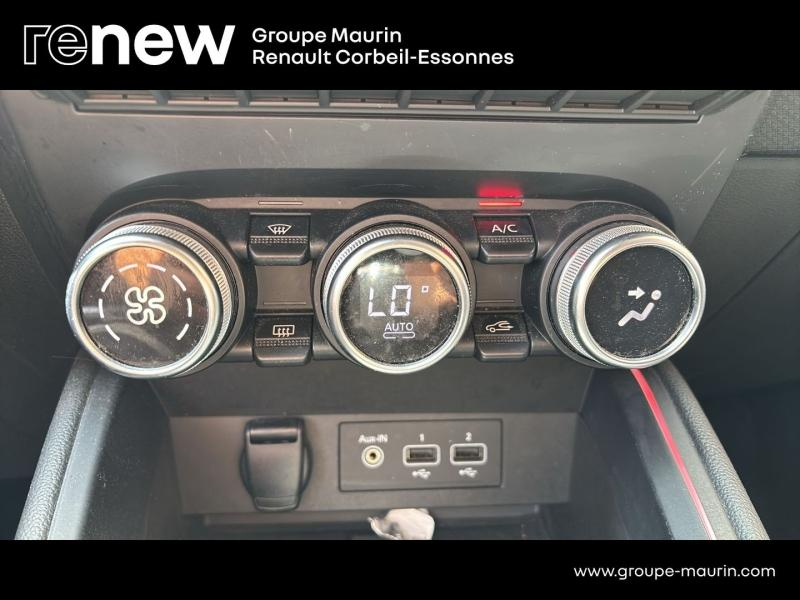 Photo 18 de l’annonce de RENAULT Clio d’occasion à vendre à CORBEIL-ESSONNES