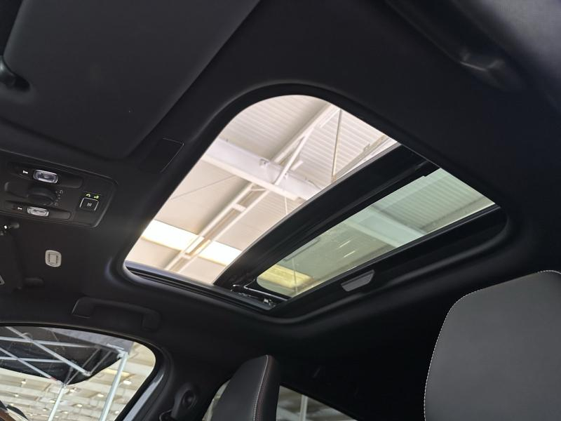 Photo 16 de l’annonce de RENAULT Arkana d’occasion à vendre à CHENNEVIÈRES-SUR-MARNE
