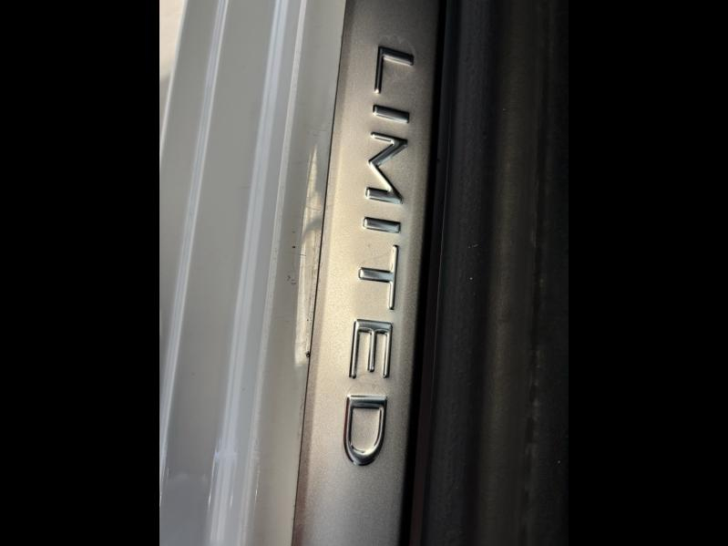 Photo 13 de l’annonce de RENAULT Clio d’occasion à vendre à CHENNEVIÈRES-SUR-MARNE
