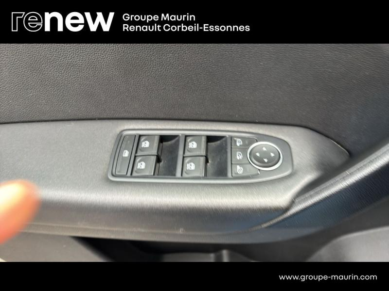 Photo 15 de l’annonce de RENAULT Captur d’occasion à vendre à CORBEIL-ESSONNES