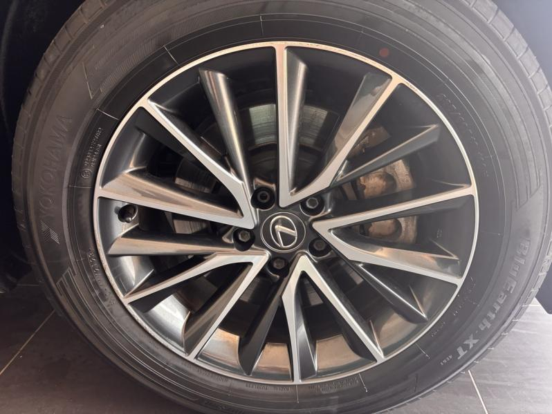 Photo 4 de l’annonce de LEXUS NX d’occasion à vendre à MONTFAVET