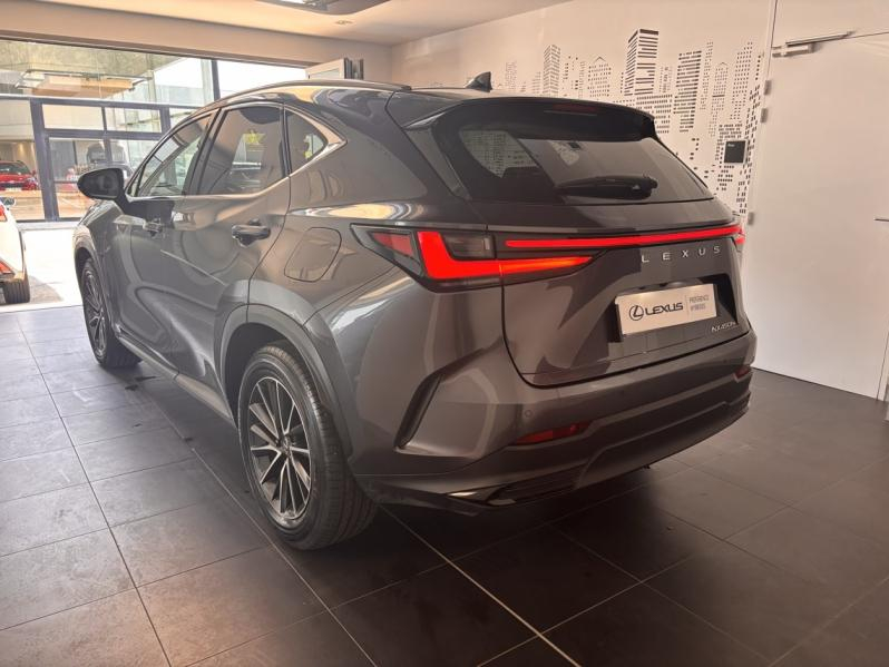 Photo 5 de l’annonce de LEXUS NX d’occasion à vendre à MONTFAVET