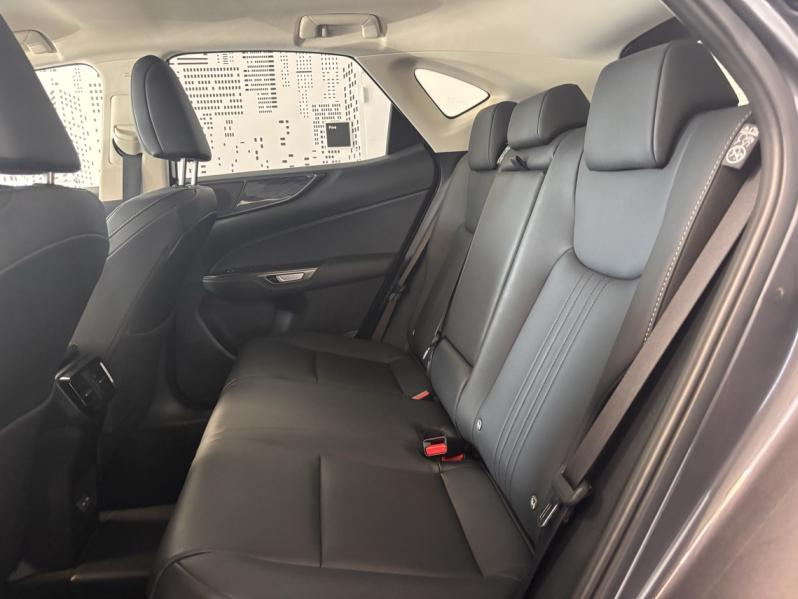 Photo 8 de l’annonce de LEXUS NX d’occasion à vendre à MONTFAVET