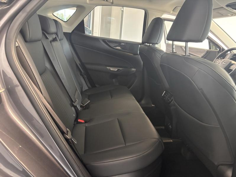 Photo 9 de l’annonce de LEXUS NX d’occasion à vendre à MONTFAVET