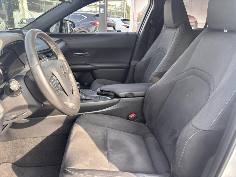 Photo 8 de l’annonce de LEXUS UX d’occasion à vendre à MONTFAVET