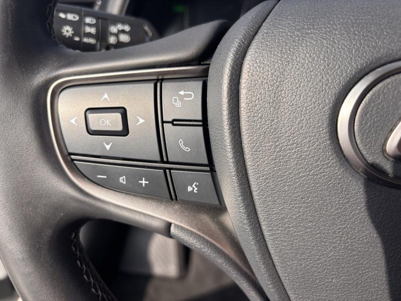 Photo 11 de l’annonce de LEXUS UX d’occasion à vendre à MONTFAVET