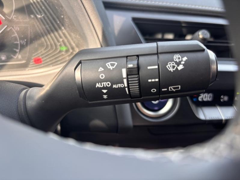 Photo 13 de l’annonce de LEXUS UX d’occasion à vendre à MONTFAVET