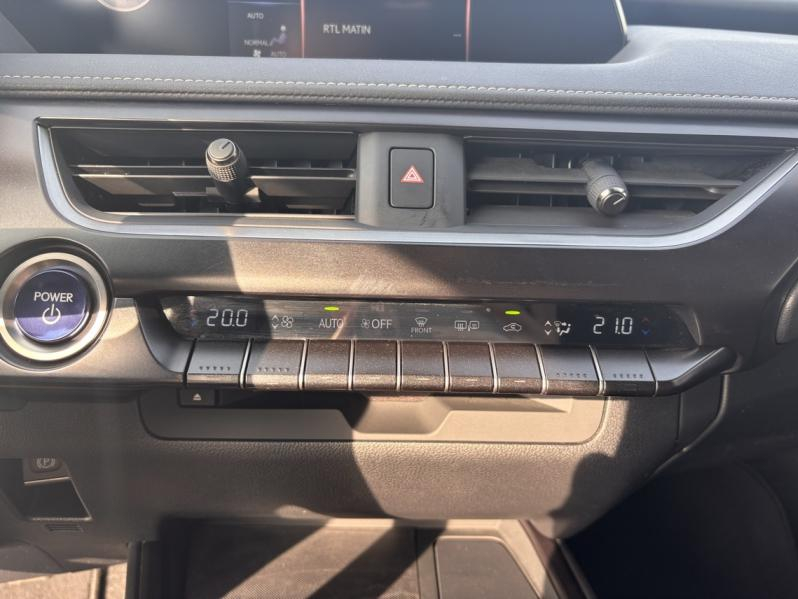 Photo 17 de l’annonce de LEXUS UX d’occasion à vendre à MONTFAVET