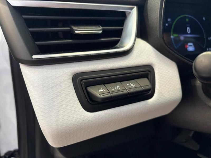 Photo 3 de l’annonce de RENAULT Clio d’occasion à vendre à CHENNEVIÈRES-SUR-MARNE