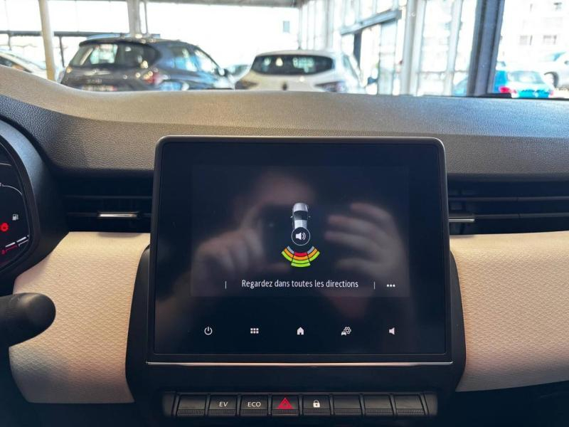 Photo 8 de l’annonce de RENAULT Clio d’occasion à vendre à CHENNEVIÈRES-SUR-MARNE