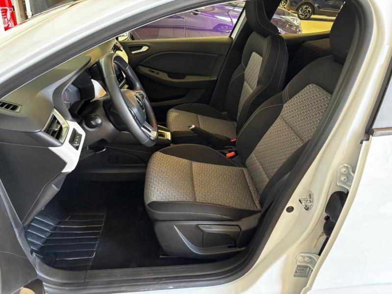 Photo 13 de l’annonce de RENAULT Clio d’occasion à vendre à CHENNEVIÈRES-SUR-MARNE