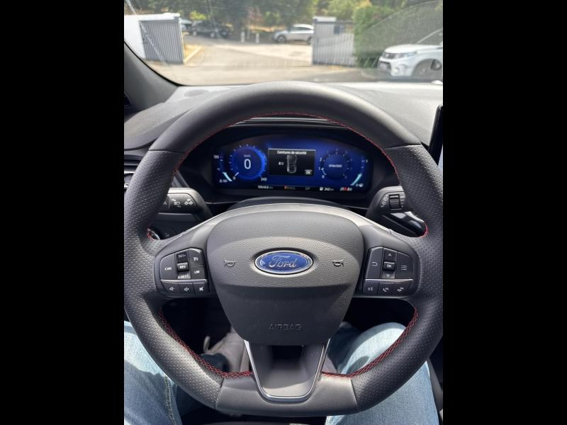 Photo 13 de l’annonce de FORD Focus d’occasion à vendre à TOULON