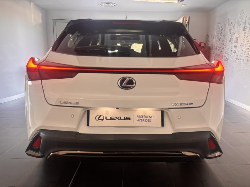 Photo 5 de l’annonce de LEXUS UX d’occasion à vendre à MONTFAVET