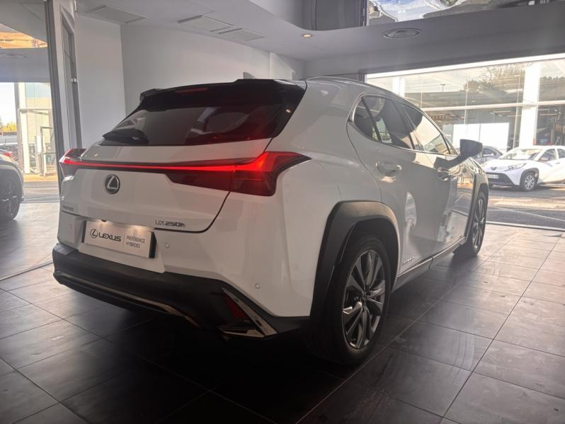 Photo 7 de l’annonce de LEXUS UX d’occasion à vendre à MONTFAVET