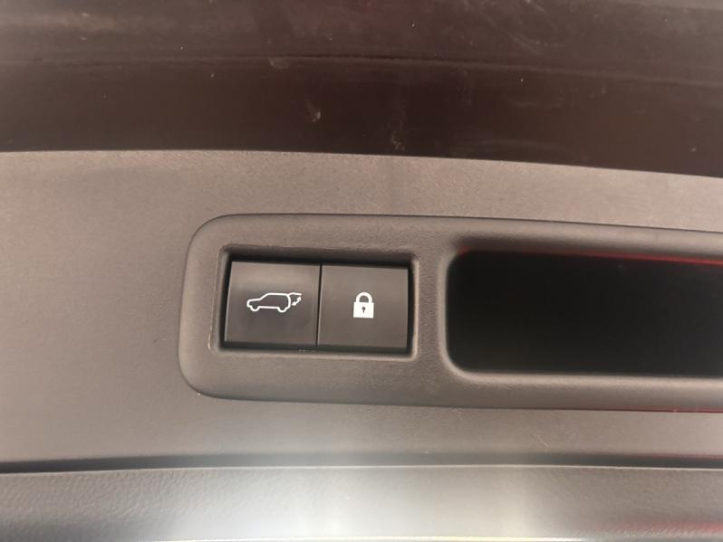 Photo 8 de l’annonce de LEXUS UX d’occasion à vendre à MONTFAVET