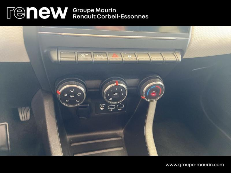 Photo 15 de l’annonce de RENAULT Clio d’occasion à vendre à CORBEIL-ESSONNES