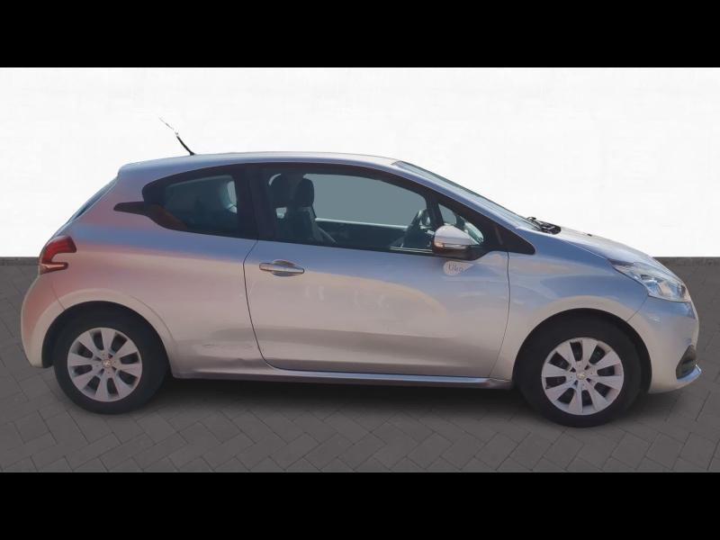Photo 6 de l’annonce de PEUGEOT 208 d’occasion à vendre à BOLLÈNE