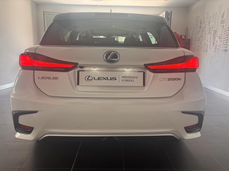 Photo 5 de l’annonce de LEXUS CT d’occasion à vendre à MONTFAVET
